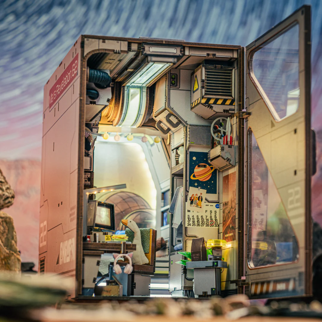 Mars Revelation 62 Book Nook Kit - Image 14