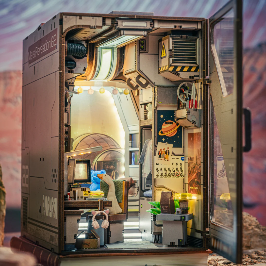 Mars Revelation 62 Book Nook Kit - Image 17