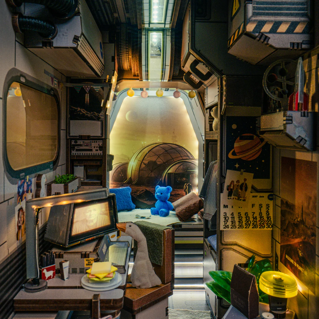 Mars Revelation 62 Book Nook Kit - Image 3